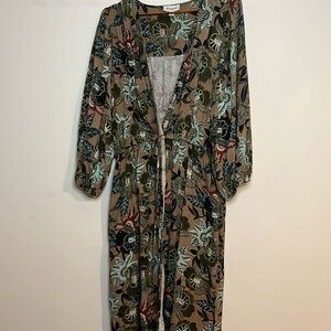 Evereve floral kimono  size M/L